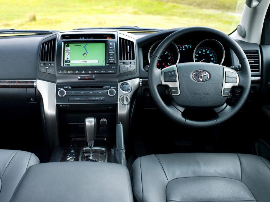  Toyota Land Cruiser 200 V8 2007 года  (UK) (фото 3 из 14)